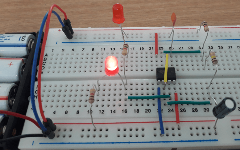 Dual LED Flasher Using 555 Timer (Designed Circuit)